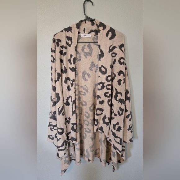 Talulah Cream Animal Print Cardigan Size Medium - Picture 1 of 5